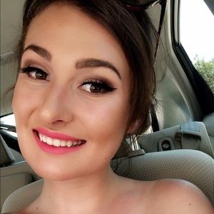 Meet your Posher, Brooke